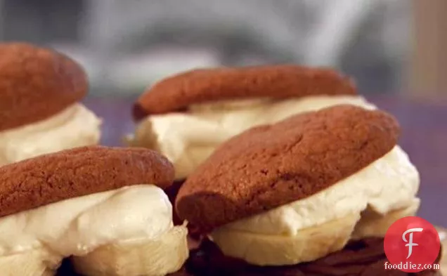 Peanut Butter, Chocolate and Banana Cookie Sandwiches