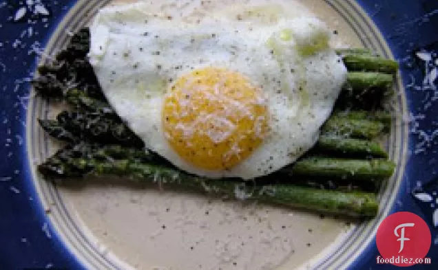 Dinner Tonight: Asparagus With Fried Egg And Parmesan