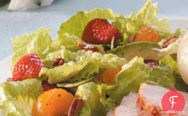 Strawberry Salad with Cinnamon Vinaigrette