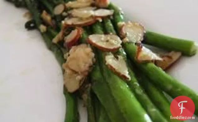 Asparagus With Sliced Almonds And Parmesan Cheese