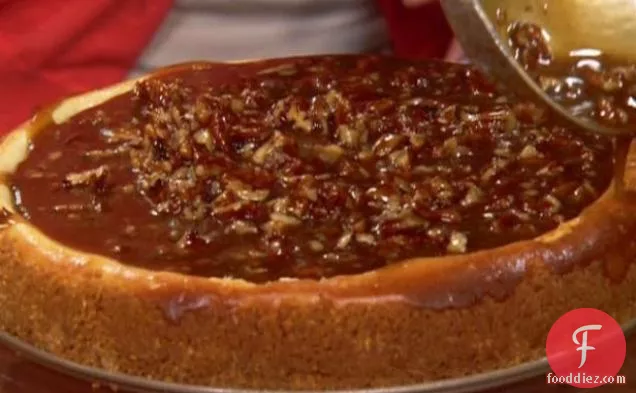Aunt Peggy's Cheesecake with Praline Topping