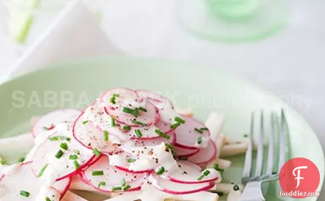 मूली और अजवाइन की जड़ का सलाद