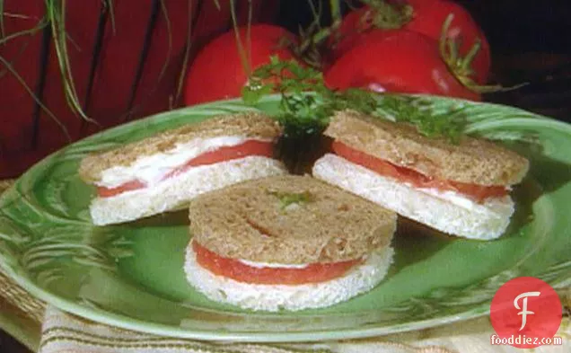 Tomato Sandwich with Parsley or Basil
