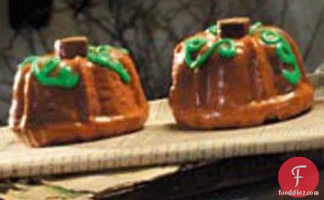 Mini Pumpkin Cakes