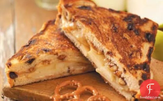 Cinnamon-Apple Grilled Cheese