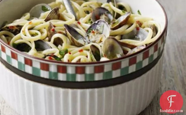 Linguine With Clams, Chilli & Garlic