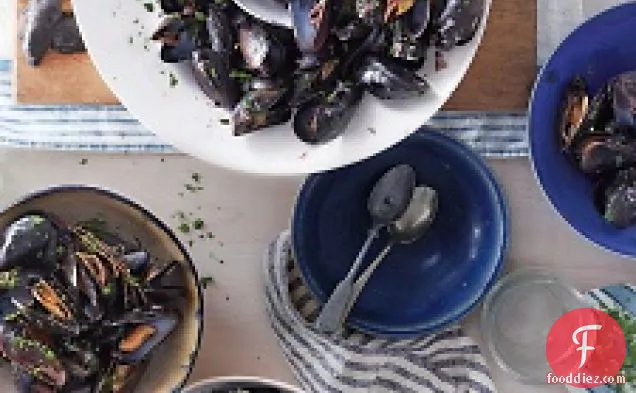 Mussels With Red Wine And Roasted Garlic