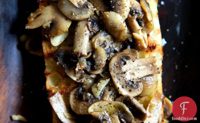 Simple Garlic Mushroom Bruschetta