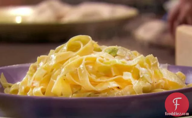Egg Pasta with Leeks