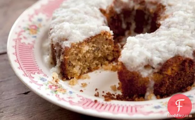 नारियल नींबू ग्लेज़ के साथ दादी ईयरवुड का नारियल केक