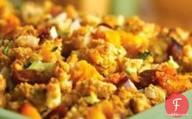 भुनी हुई सब्जी और कॉर्नब्रेड स्टफिंग