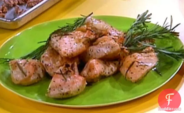 लहसुन रोस्ट चिकन मेंहदी और नींबू के साथ