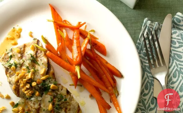 माहिमाही हर्बड व्हाइट-वाइन सॉस के साथ