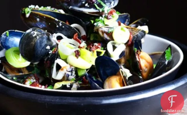Morston Mussels With Leeks, Smoky Bacon And Aspall Cyder