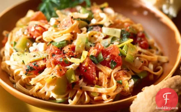 Leeks and Peppers with Linguine
