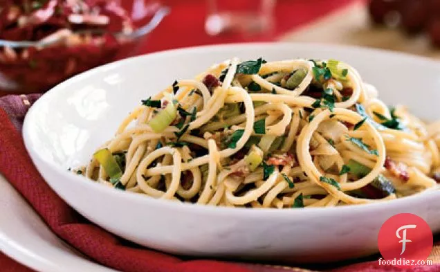 Spaghetti Carbonara with Leeks and Pancetta