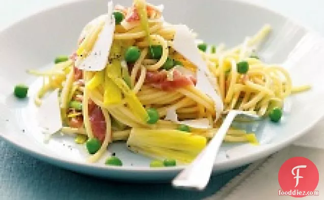 Pasta With Leeks, Peas, And Prosciutto