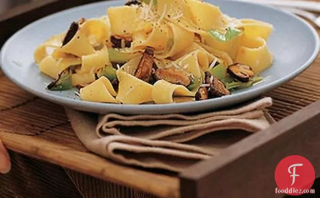 Pappardelle With Leeks & Shiitake Mushrooms