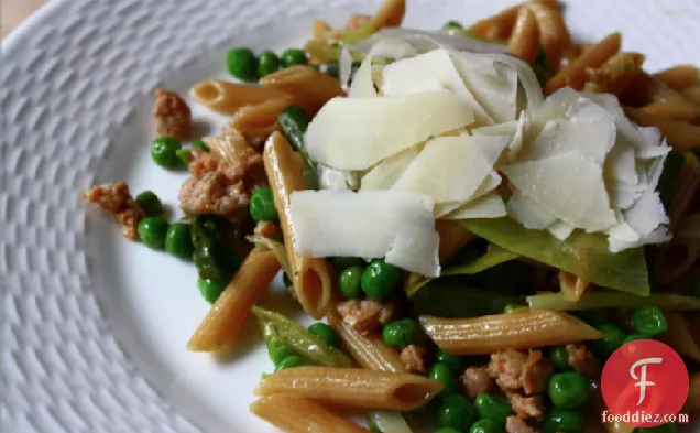Spring Pasta With Leeks, Green Peas, Asparagus And Sausage
