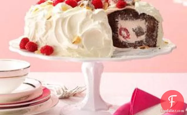 चॉकलेट रास्पबेरी टनल केक