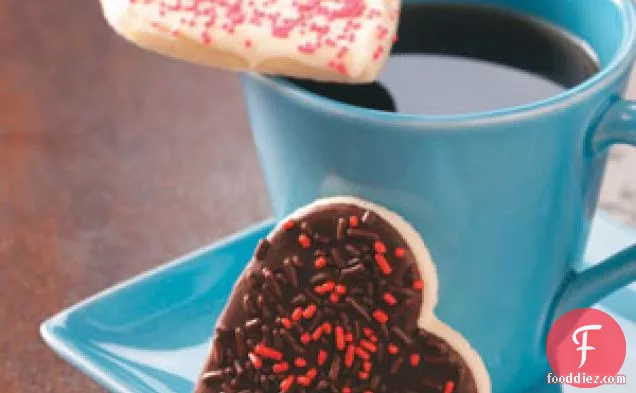 चॉकलेट-फ्रॉस्टेड हार्ट कुकीज़