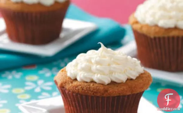 गुलाबी रूबर्ब कपकेक