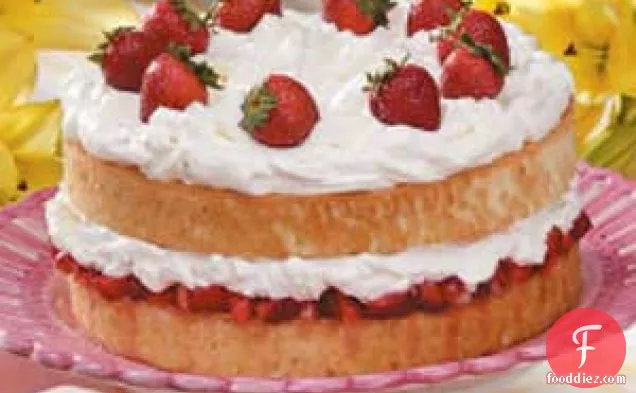 स्ट्रॉबेरी क्रीम केक