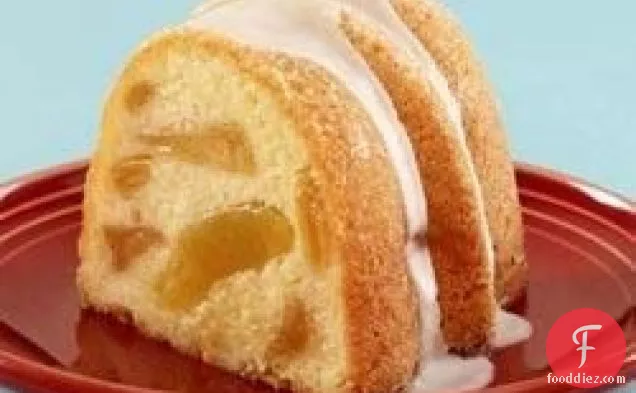 शुगर डस्टेड एप्पल बंडट केक