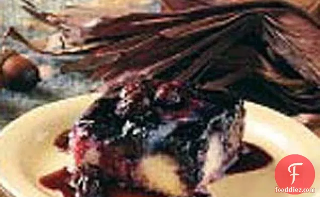 वोजापी सॉस के साथ ब्लूबेरी केक