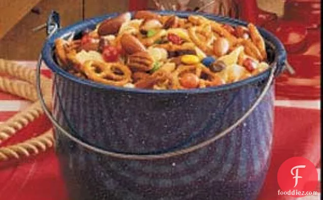 Happy Trails Snack Mix