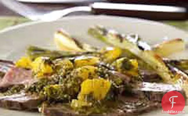 ग्रील्ड स्टेक और हरा प्याज