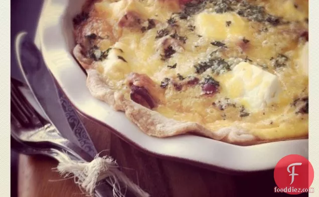 क्रीम पनीर, कारमेलिज्ड प्याज और बेकन क्विक