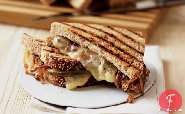 Grilled Gruyère and Sweet Onion Sandwiches