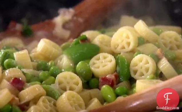 Wagon Wheel Pasta with Pancetta and Peas