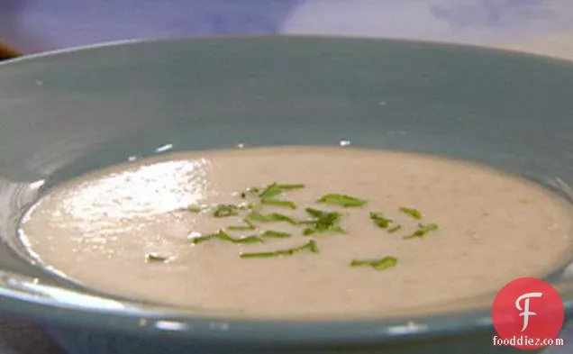 Vichyssoise with Sour Cream and Chives
