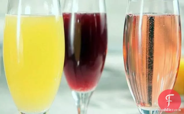 स्पार्कलिंग जूस बार (ब्लूबेरी-पीच, एप्पल-क्रैनबेरी और ऑरेंज-पाइनएप्पल)