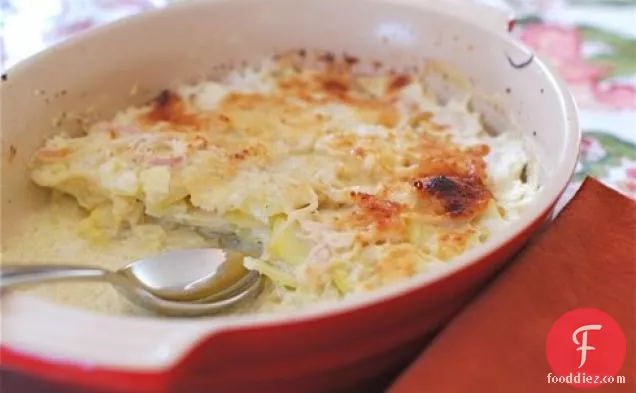 Classic Scalloped Potatoes With Thyme