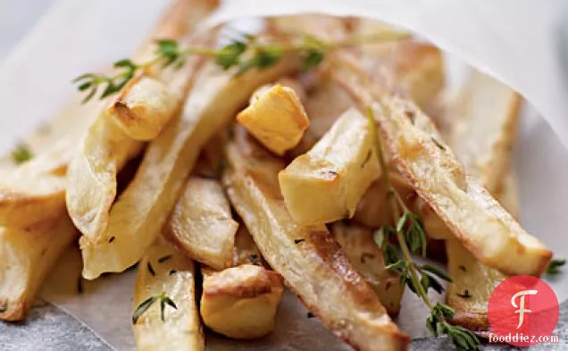 स्टेक पैन में कमी के साथ स्टेक फ्राइट्स