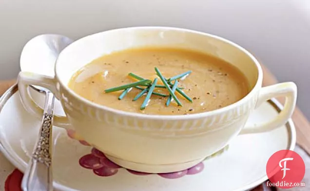भुना हुआ बटरनट स्क्वैश और प्याज़ का सूप