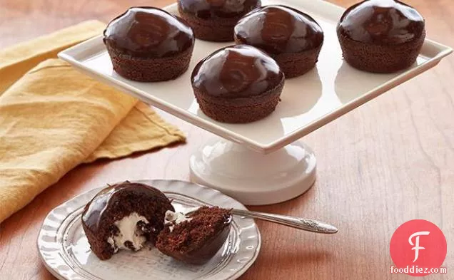 Heavenly Creme Filled Cupcakes