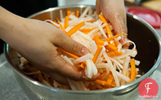 Vietnamese Daikon And Carrot Pickles