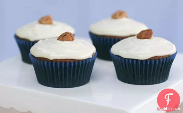 Carrot Cupcakes With Maple Cream Cheese Frosting
