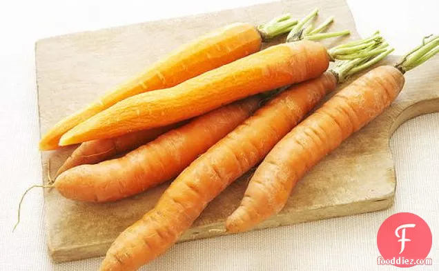 कसा हुआ डाइकॉन और गाजर का सलाद
