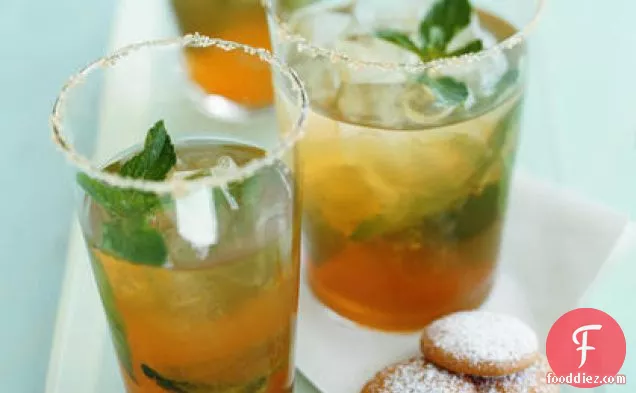 Iced Green Tea with Ginger and Mint