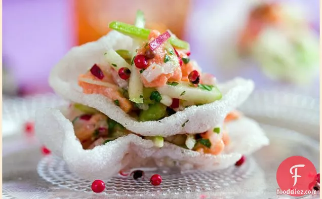 मूली और हरे सेब के साथ गिंगर्ड सैल्मन टार्टर