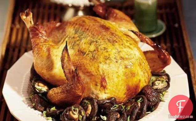 सोया-अदरक चिकन को शीटकेक मशरूम के साथ भूनें