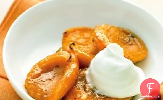Broiled Apricots With Ginger Whipped Cream