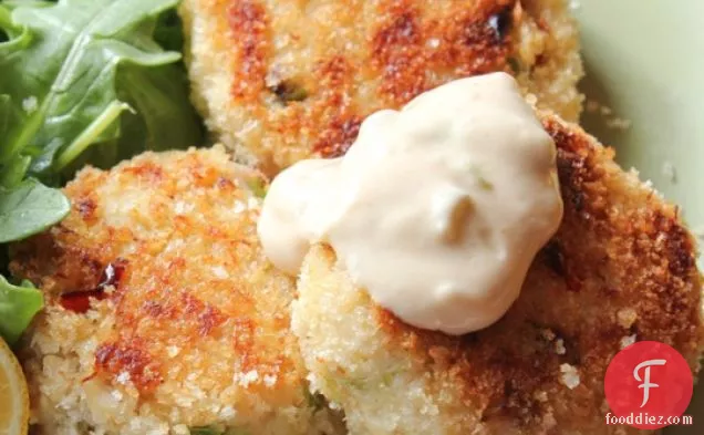 Crab Cakes With Easy Rémoulade