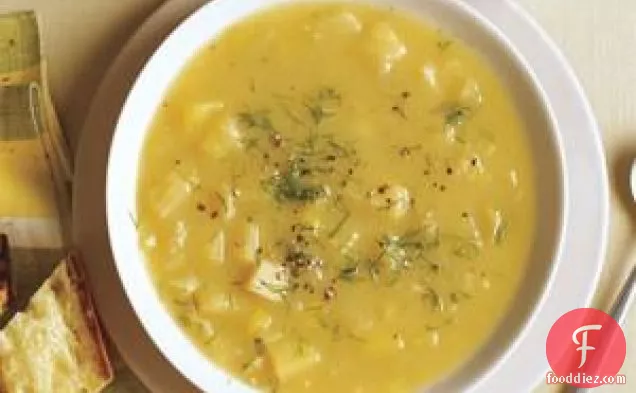 डिल के साथ पार्सनिप और सौंफ़ सूप