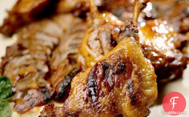 हनी-ऑरेंज-ग्लेज़ेड मस्कॉवी डक पार्सनिप मैश के साथ